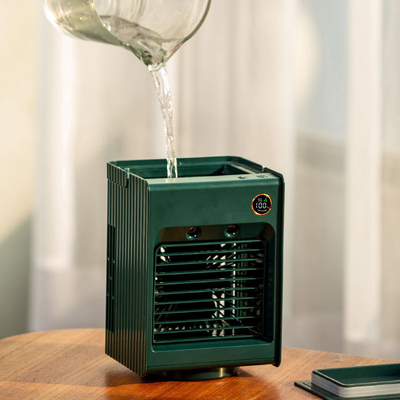 una tabla más fresca Mini Air Cooling Fan del tanque de la fan 300ml de aire de la batería 4000mAh