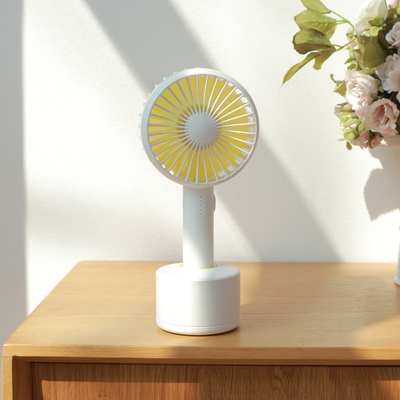 Fan recargable oscilante del escritorio de Mini Portable Handheld Fan 2000mAh 4W de la base