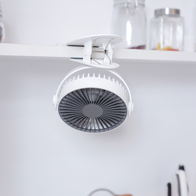 Mini USB fan giratoria portátil recargable de 360 grados de 5 Vane Desk Clip On Fan